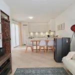 Borgo Di Apartamento *